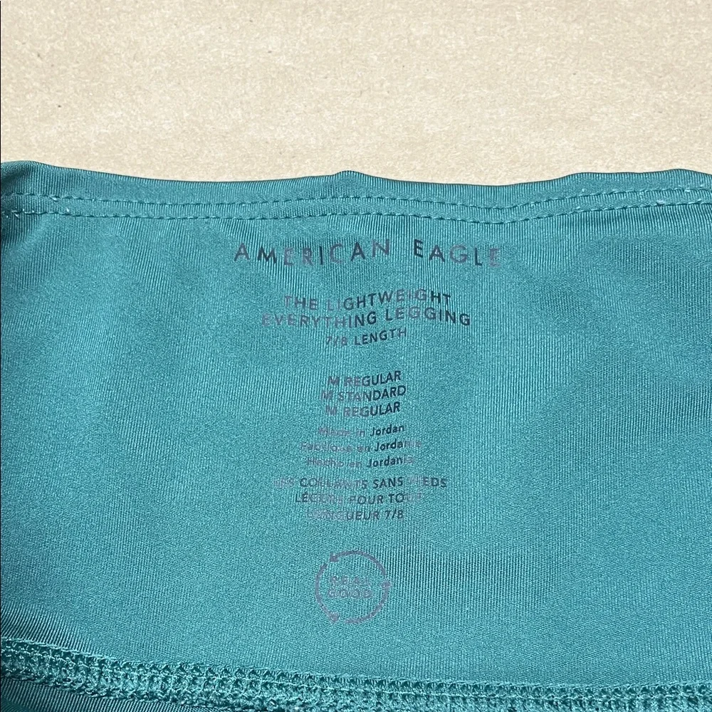 American Eagle 7/8 length Lightweight Everything Leggings Medium - Picture 2 of 6